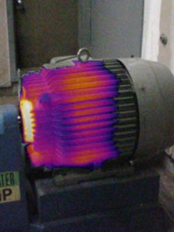 Термограмма двигателя тепловизором Fluke Ti105